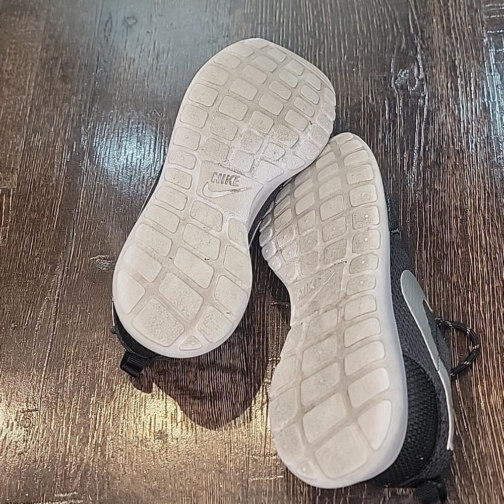 Nike Roshe Training Running Sneaker - Picture 5 of 13